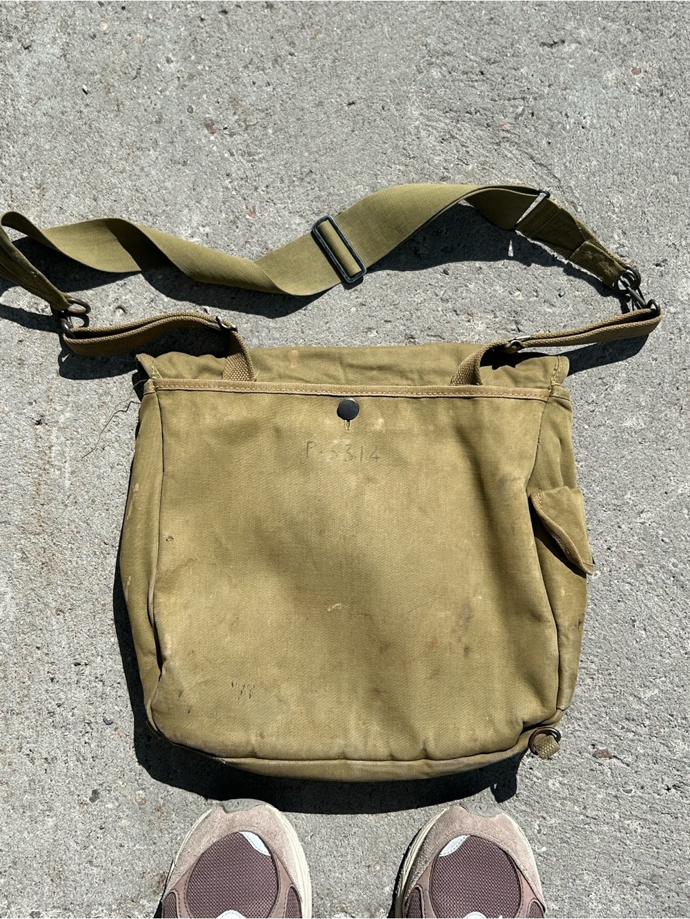 Vintage 1942 Canvas US Military Olive Green Shoulder Bag - Picture 2 of 7
